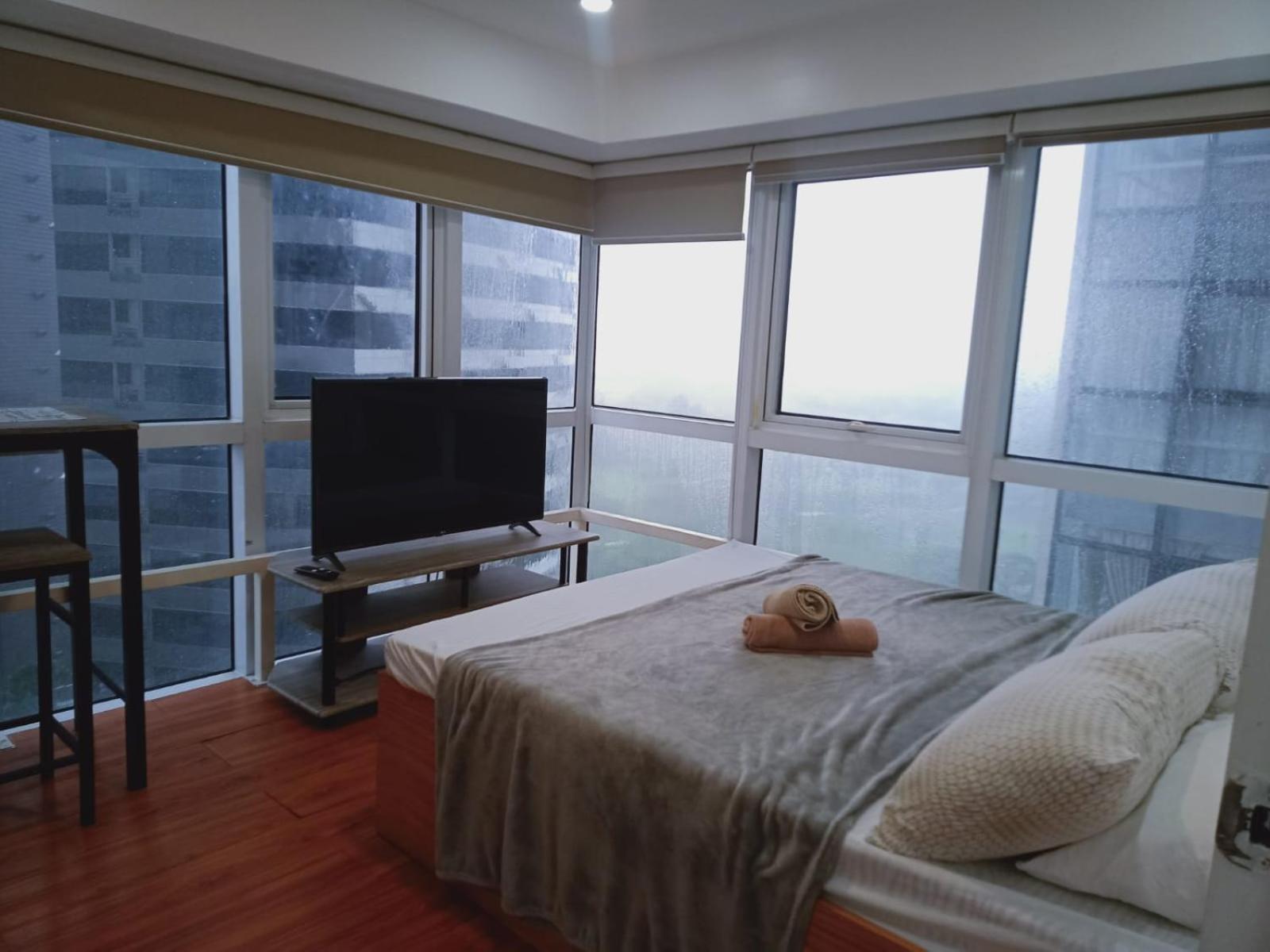 מנילה 2 Bedrooms Units Forbes Area 5Th Avenue Bgc Center מראה חיצוני תמונה