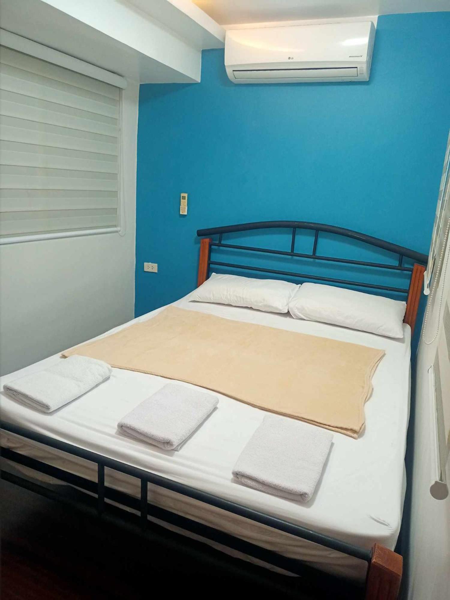 מנילה 2 Bedrooms Units Forbes Area 5Th Avenue Bgc Center מראה חיצוני תמונה