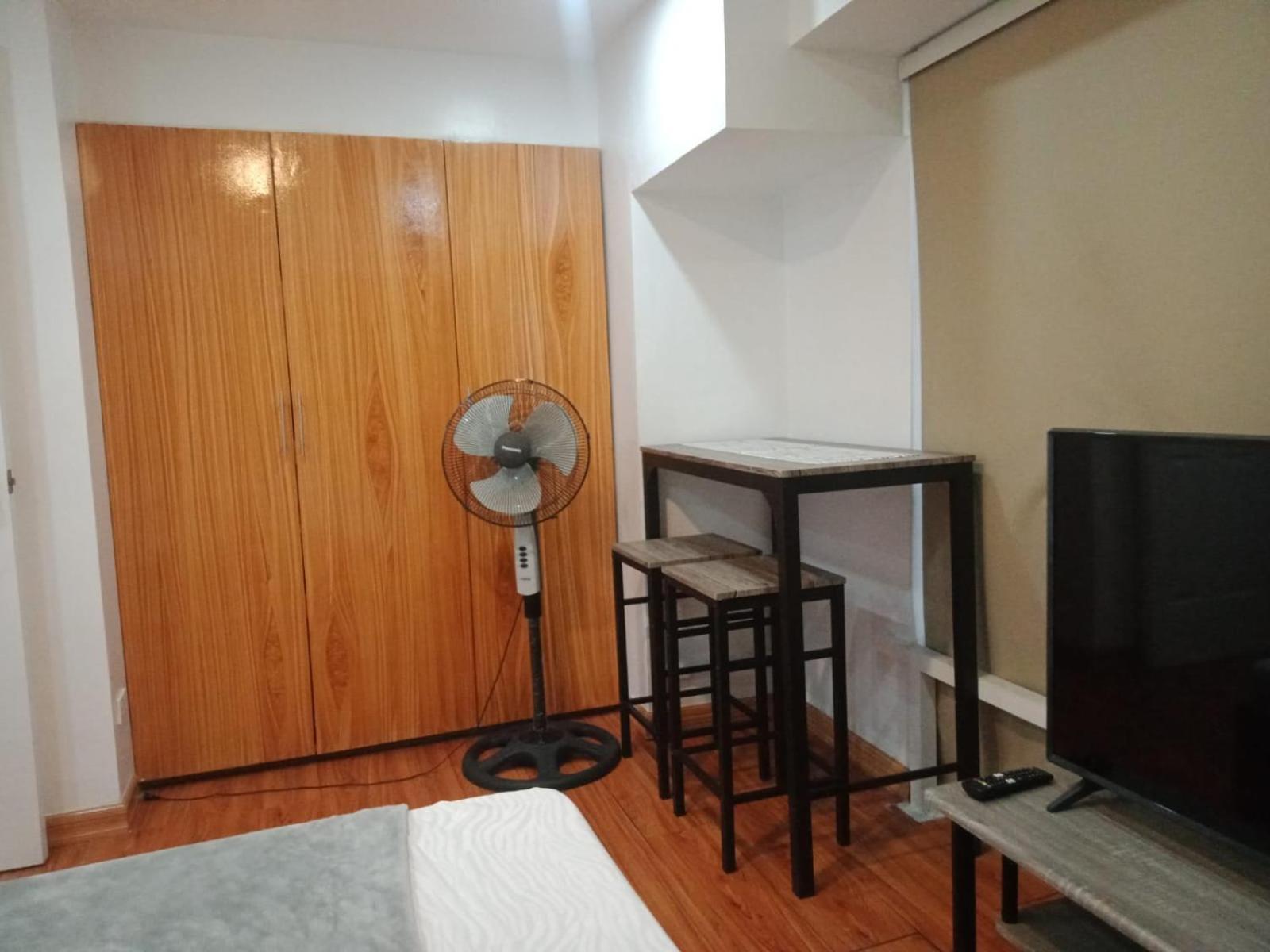 מנילה 2 Bedrooms Units Forbes Area 5Th Avenue Bgc Center מראה חיצוני תמונה