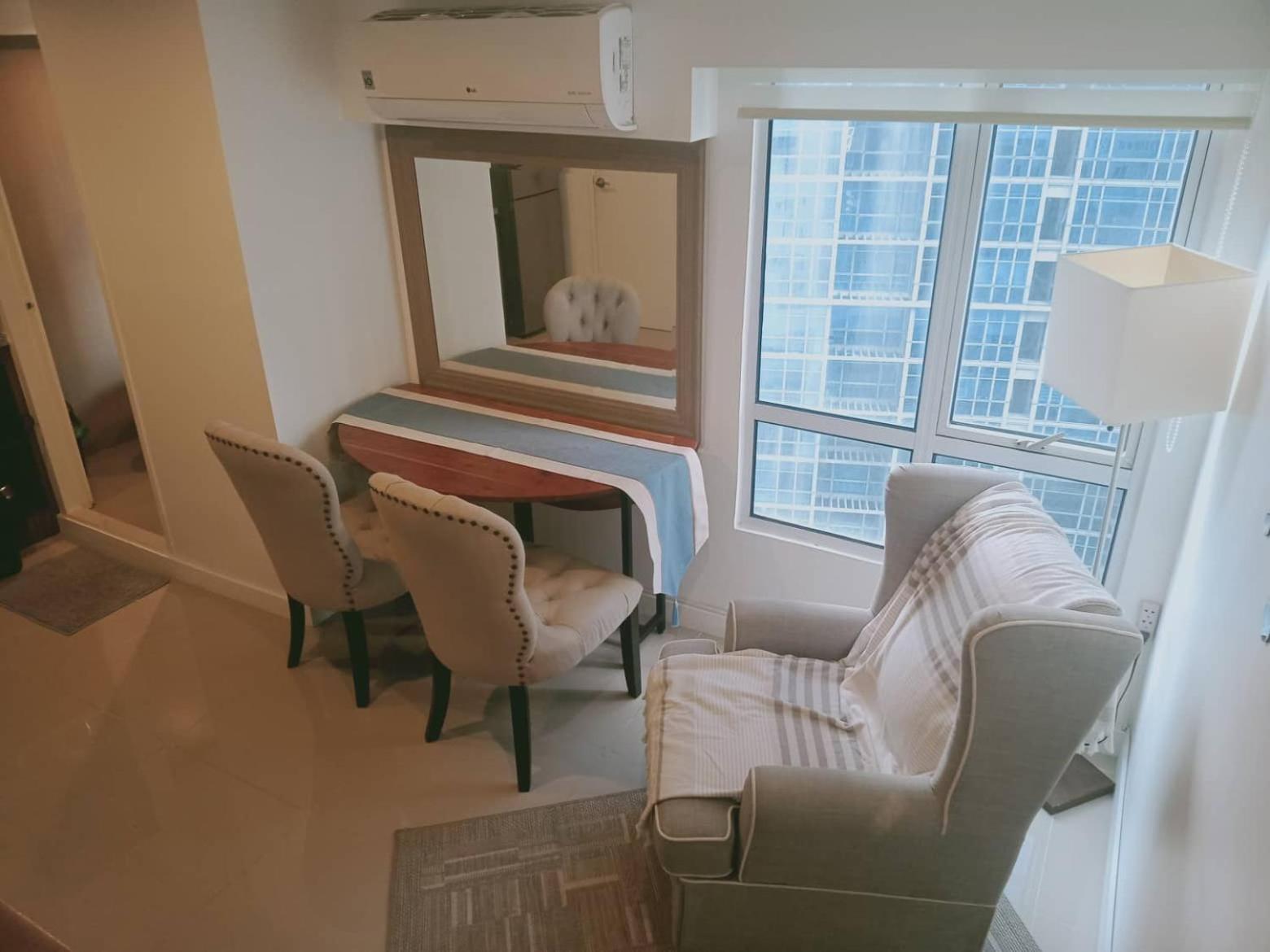 מנילה 2 Bedrooms Units Forbes Area 5Th Avenue Bgc Center מראה חיצוני תמונה